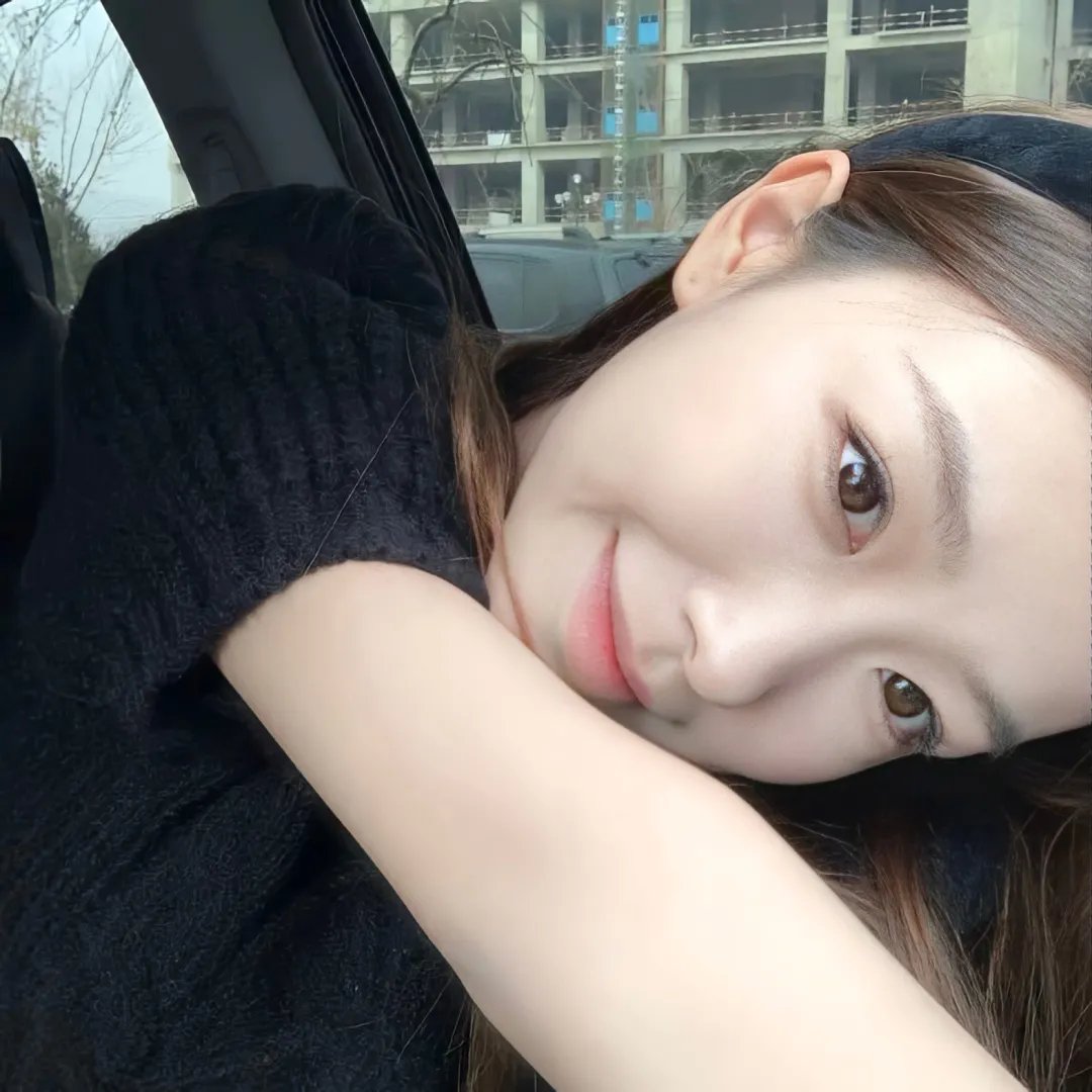 隔楼女孩：我们之间的层距